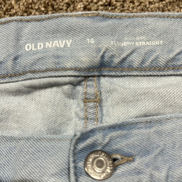 Women’s old navy high-rise slouchy straight jean shorts - Picture 4 of 6